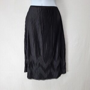 Vintage 80s Maidenform S Pleats II Black Lace Trim Nylon Half Slip Pleated